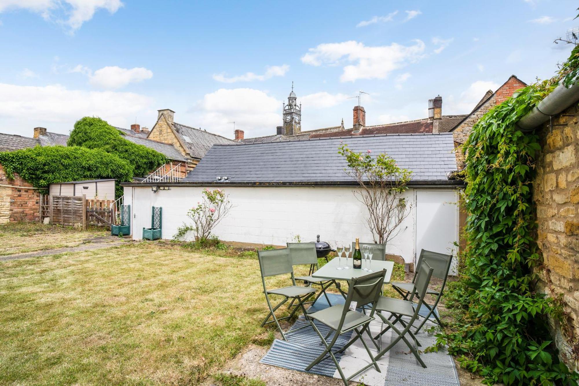 Apartmán Redesdale View, High Street With Private Garden Moreton-in-Marsh Exteriér fotografie